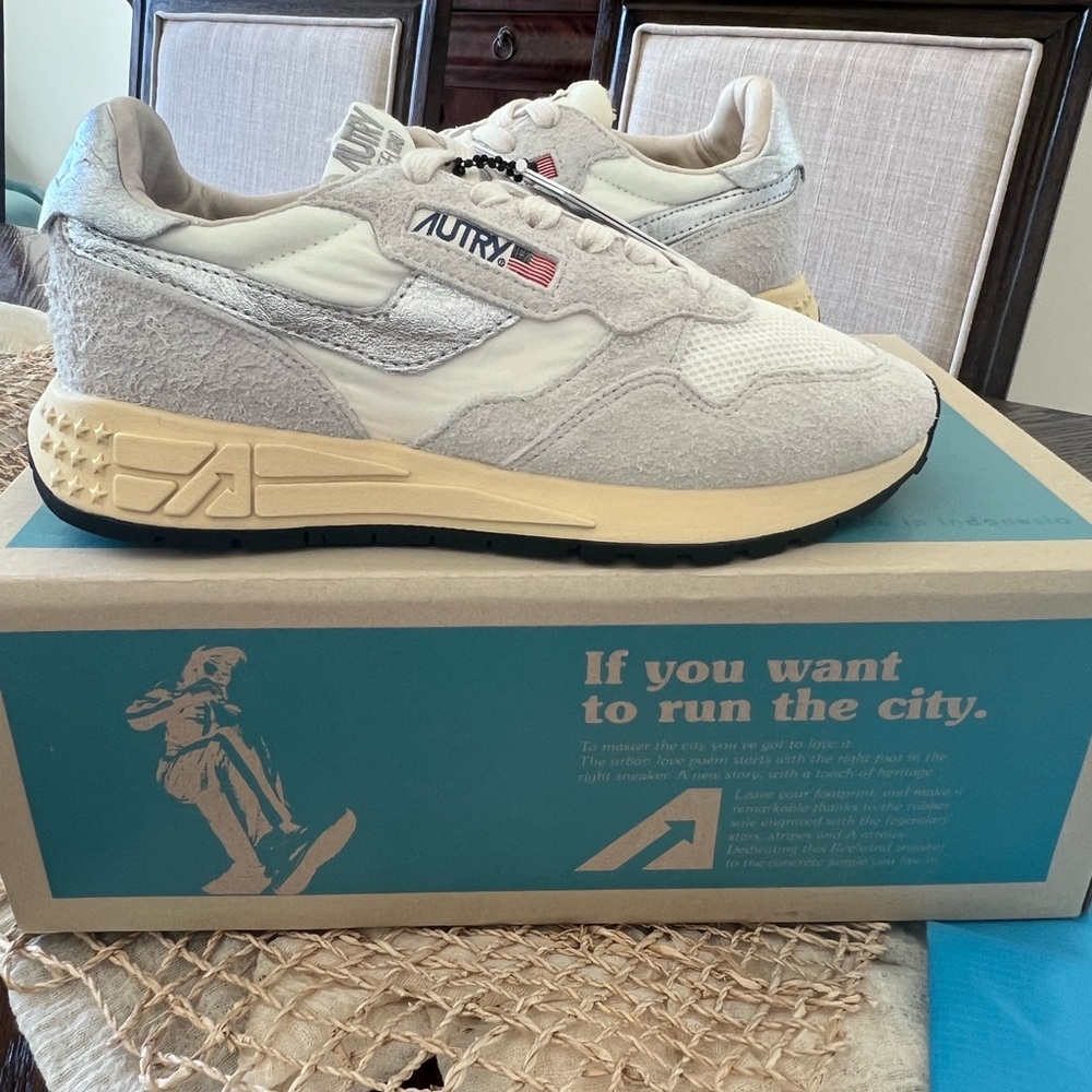 Autry Women's Gray Sneakers